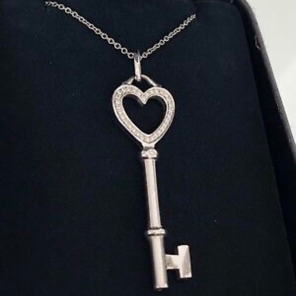 TIFFANY & CO. 18KT WHITE GOLD DIAMOND HEART KEY PENDANT 16-INCH NECKLACE - Picture 5 of 7